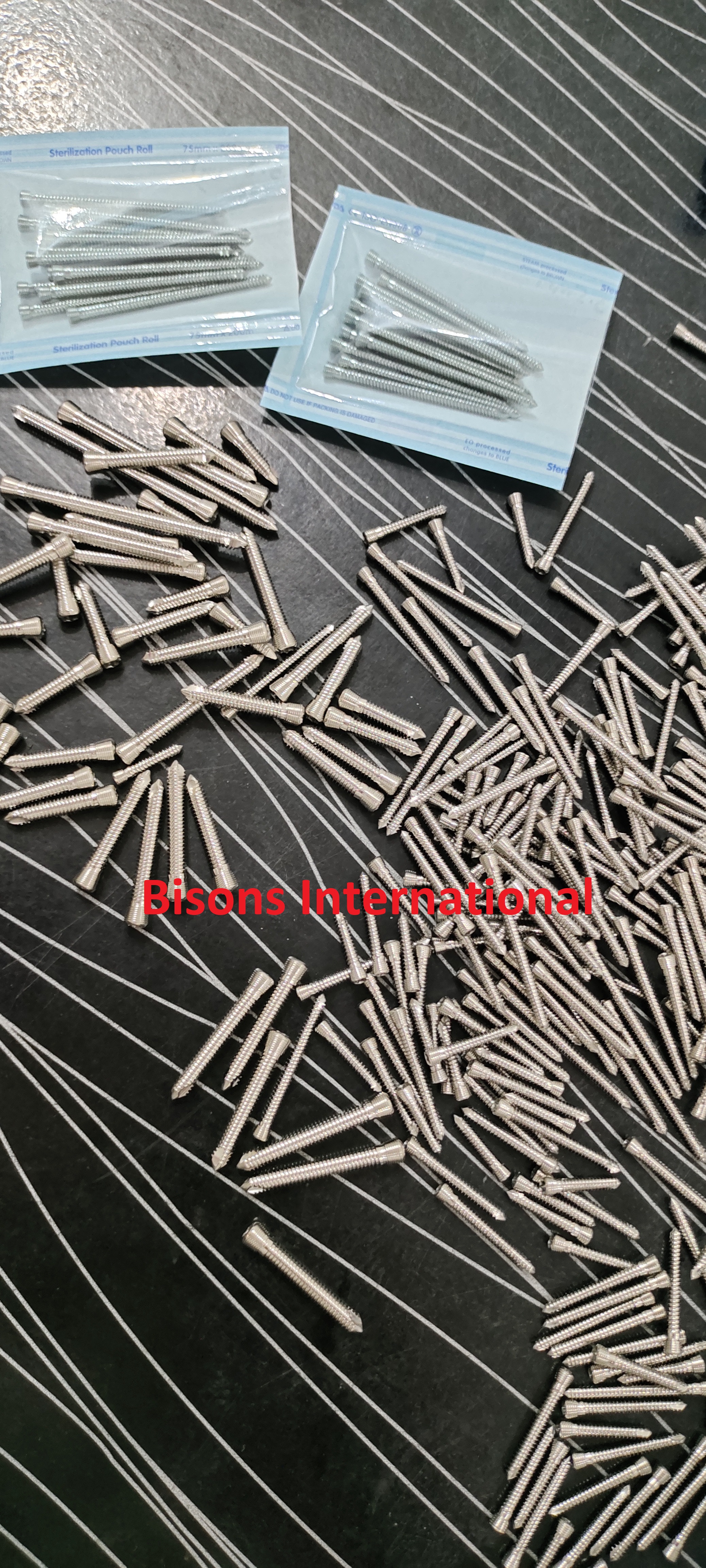 Orthopedic Locking Screws – Bone Fixation Surgical Implants