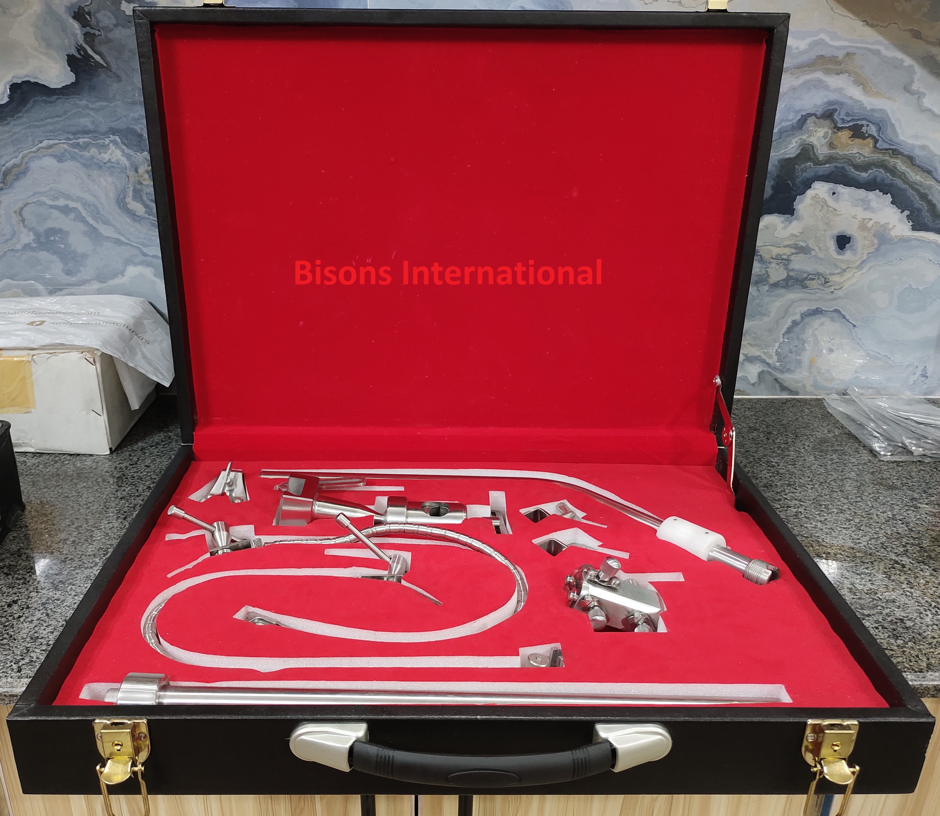 Leyla Self-Retaining Brain Retractor for Neurosurgery